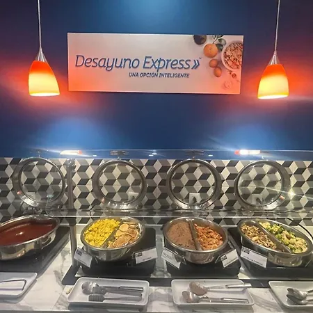 Holiday Inn Express Mexico Aeropuerto, an IHG Hotel-2
